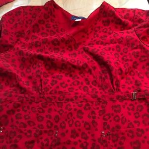 Cheetah print scrub top xl